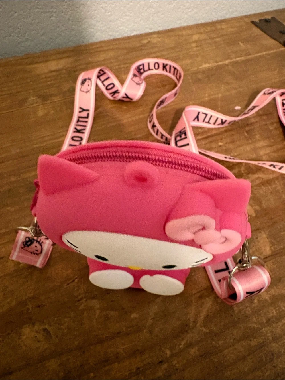 New Hello Kitty Sanrio Pink Silicone Crossbody Purse